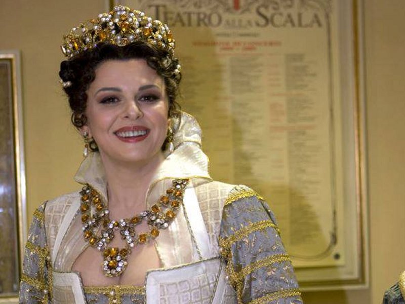 Fiorenza Cedolins testimonial dello Sferisterio alla BIT