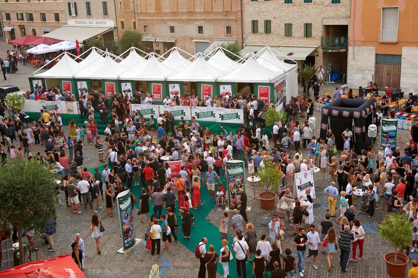 Nutrire l’anima, dallo street food alla festa allo Sferisterio